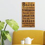 Wallity Braver Stronger Smarter Loved Escultura de pared de madera Nogal y negro